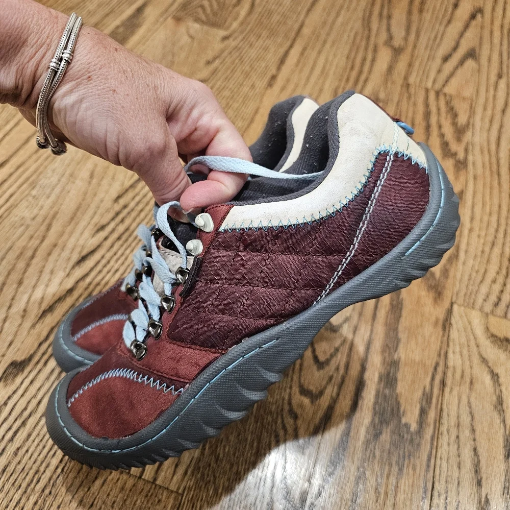 J-41 Jeep Engineered Traction Sole Women's Burgundy and Blue Sneakers - Picture 4 of 9